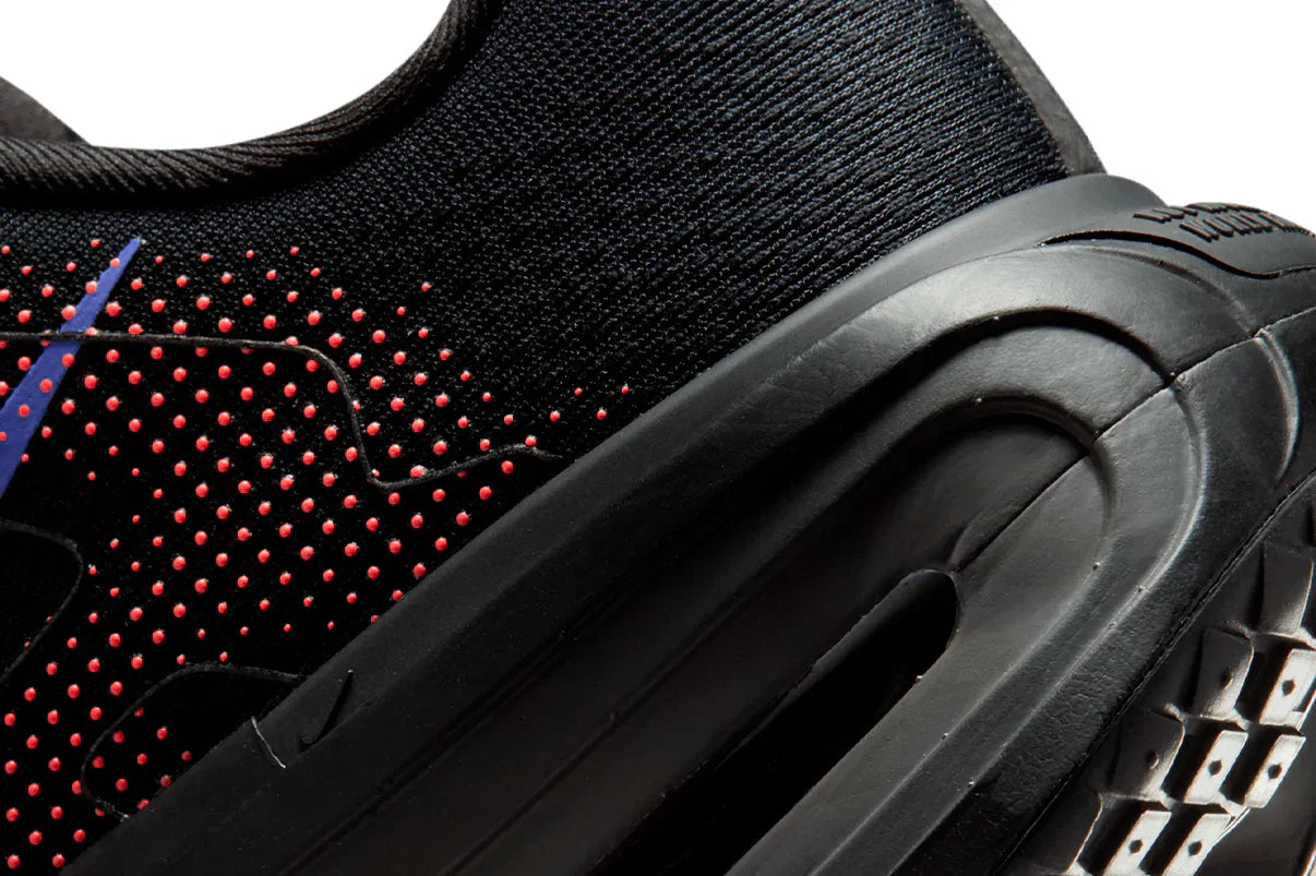 Tênis Nike Vomero Premium Black Sapphire Rose Preto detalhe frontal