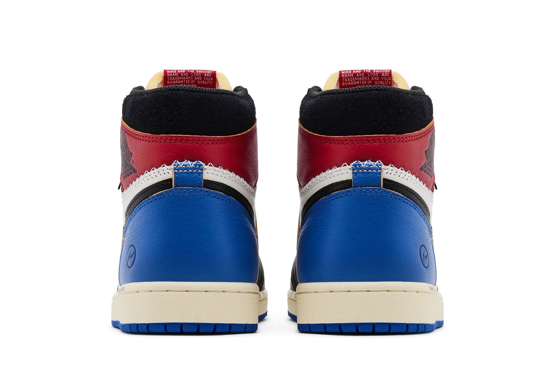 Tênis Air Jordan 1 High Fragment Design x Union LA Varsity Red Branco detalhe do solado