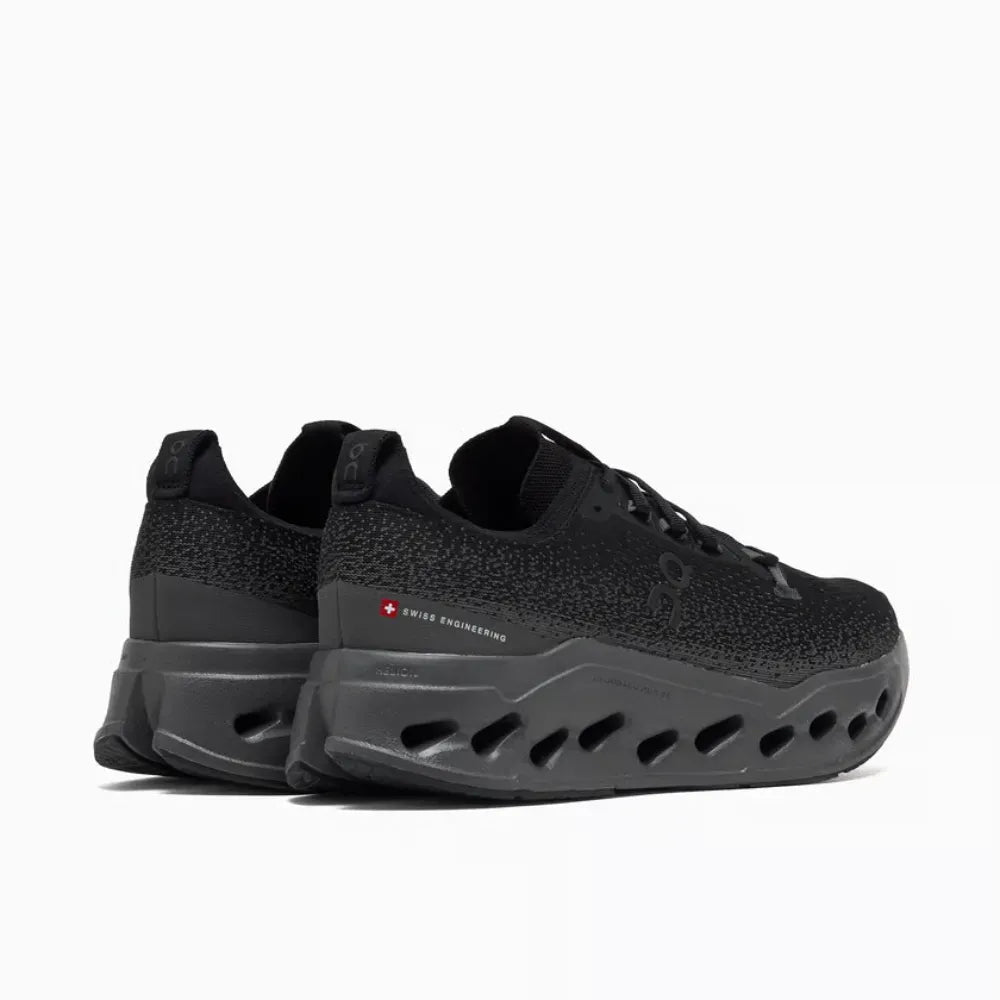 Tênis On Running Cloudsurfer Max 1 Black Gray detalhe do solado