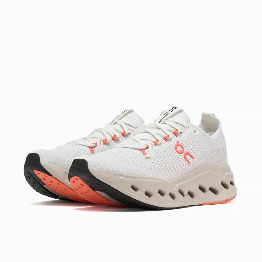 Tênis On Running Cloudsurfer Max 1 Ivory Salmon vista superior