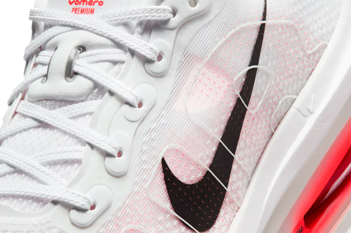 Tênis Nike Vomero Premium White Bright Crimson Branco detalhe frontal