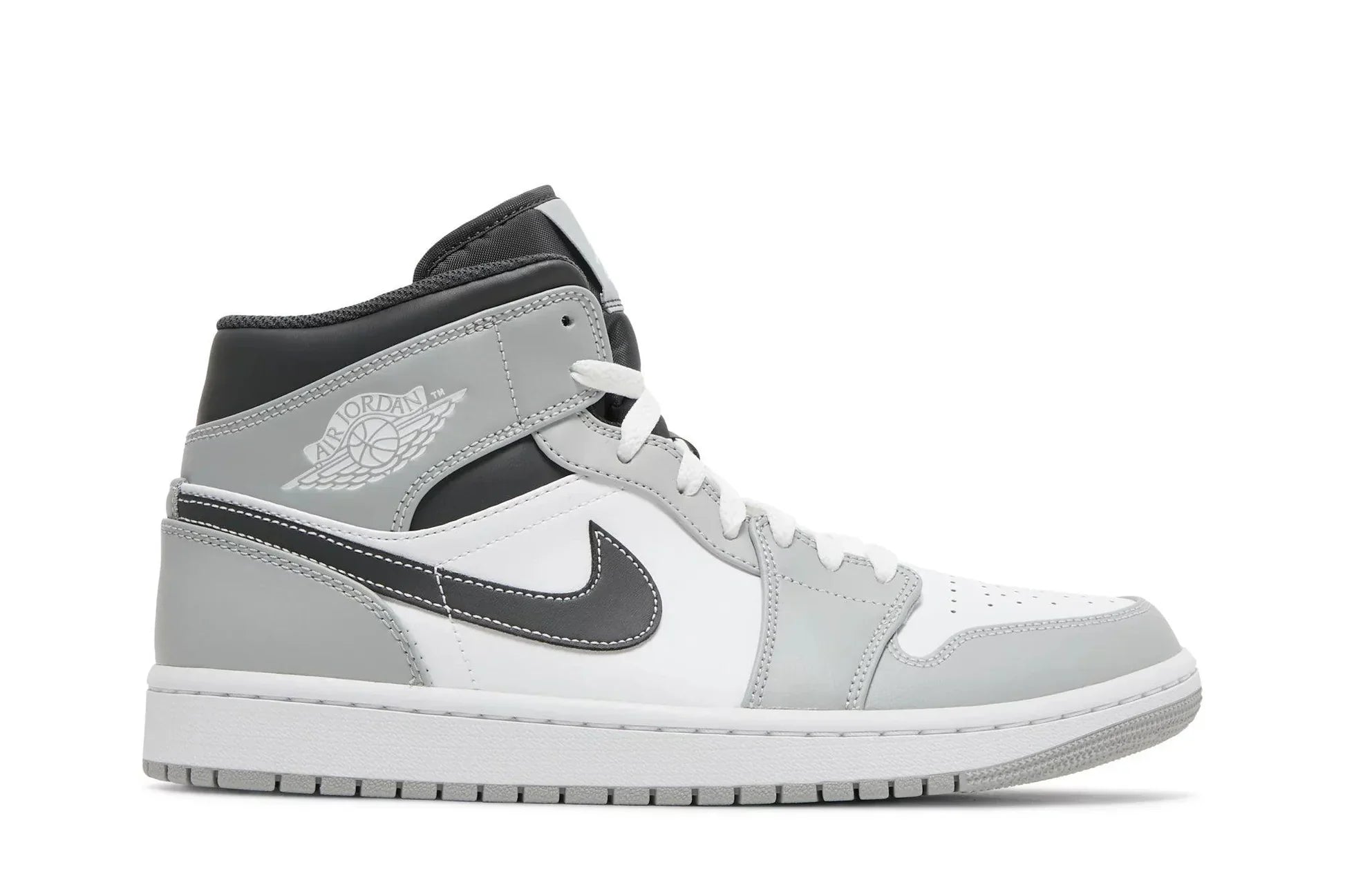 Tênis Air Jordan 1 Mid Light Smoke Grey Cinza vista lateral