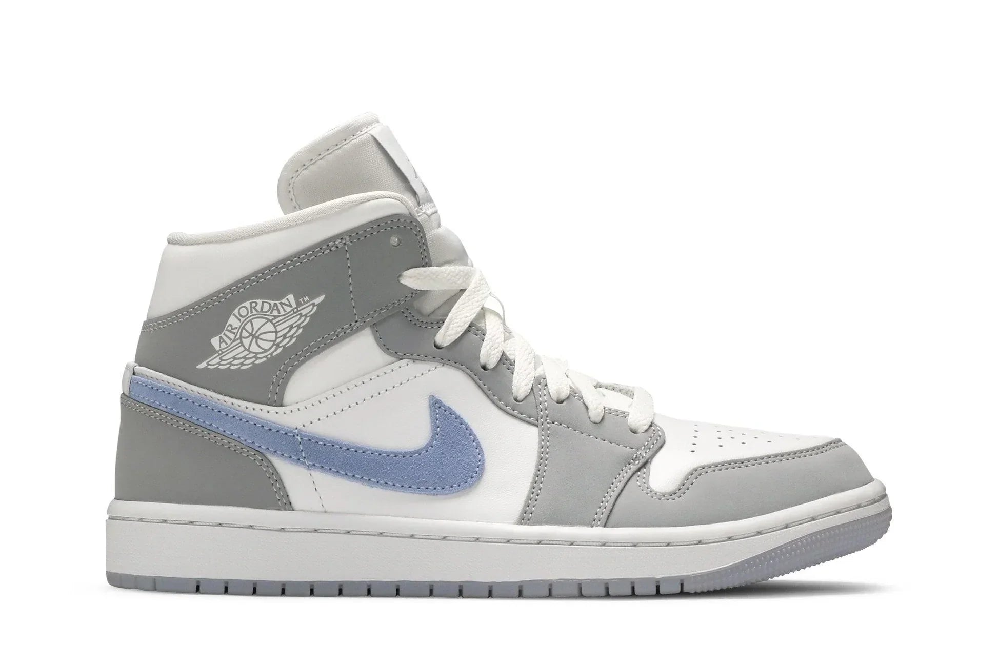 Tênis Air Jordan 1 Mid Wolf Grey Cinza vista lateral