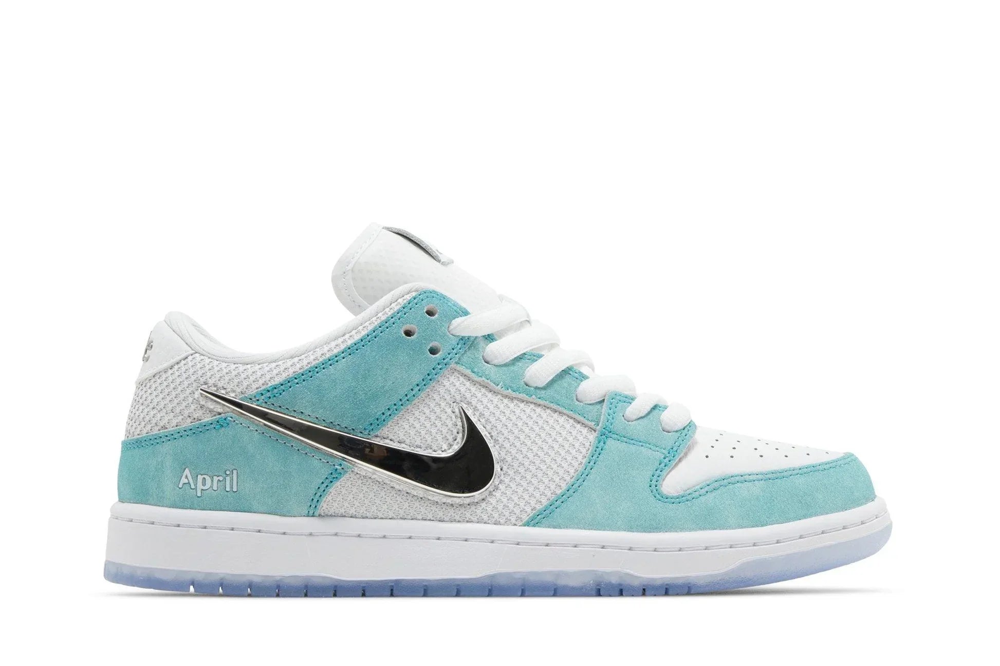 Tênis April Skateboards x Nike SB Dunk Low Turbo Green Azul vista lateral