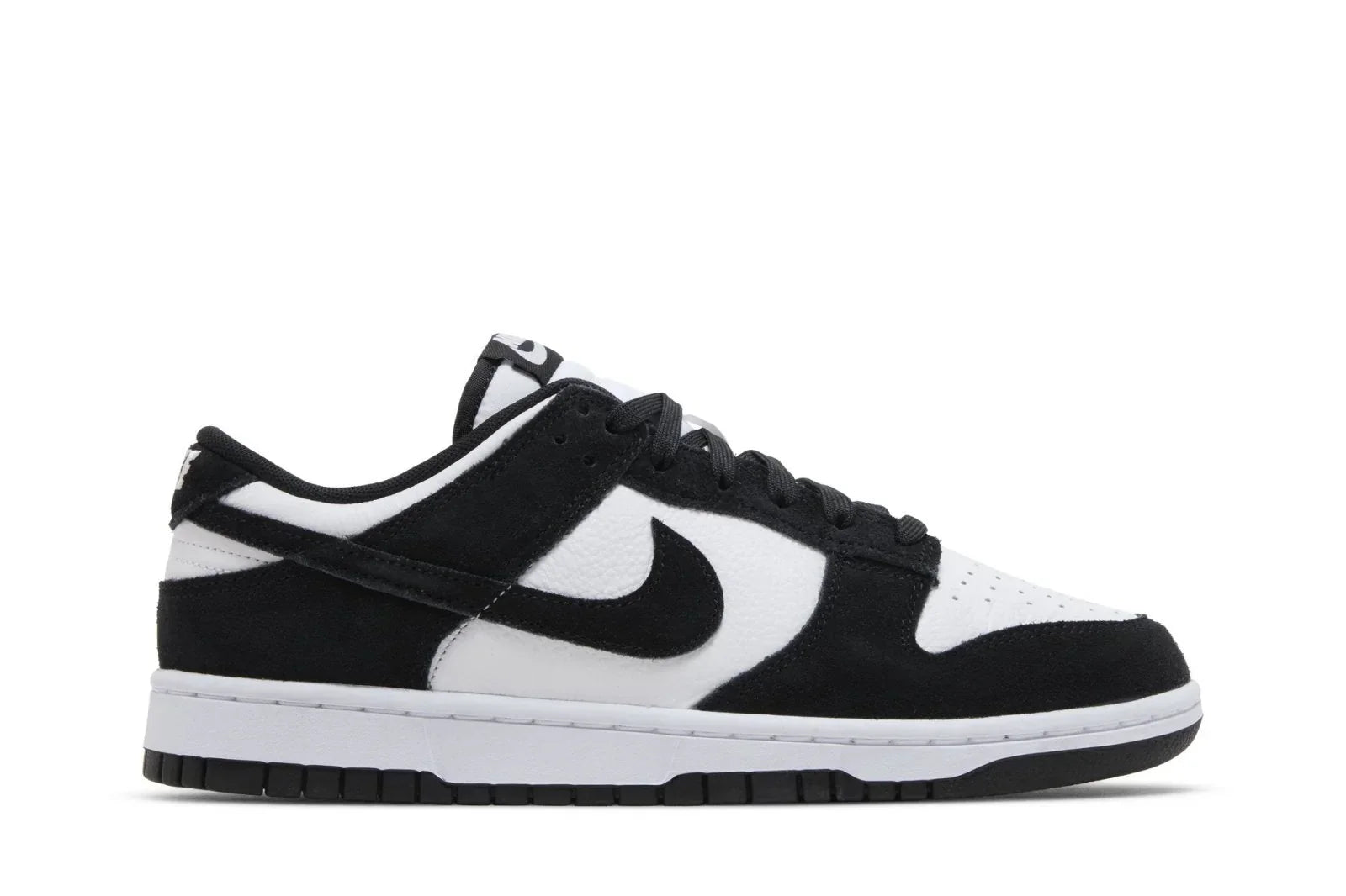 Tênis Nike Dunk Low Suede Panda Preto vista lateral