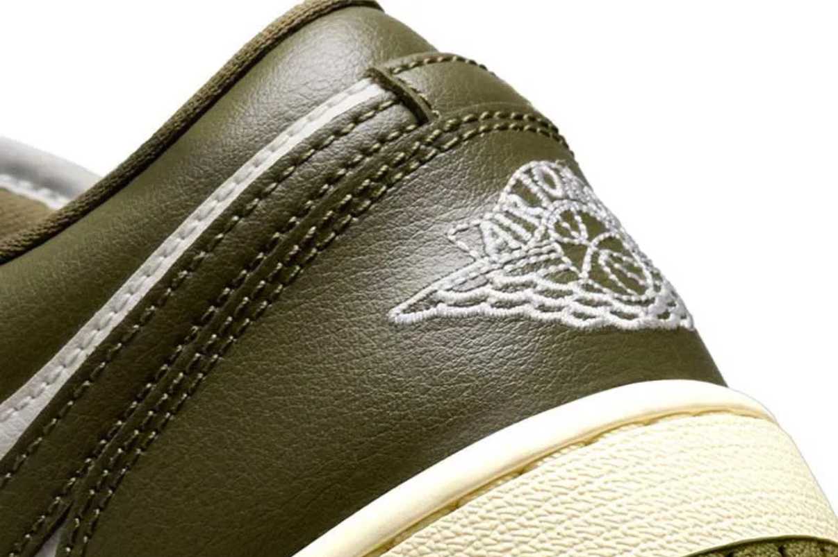Tênis Air Jordan 1 Low Medium Olive Verde vista traseira