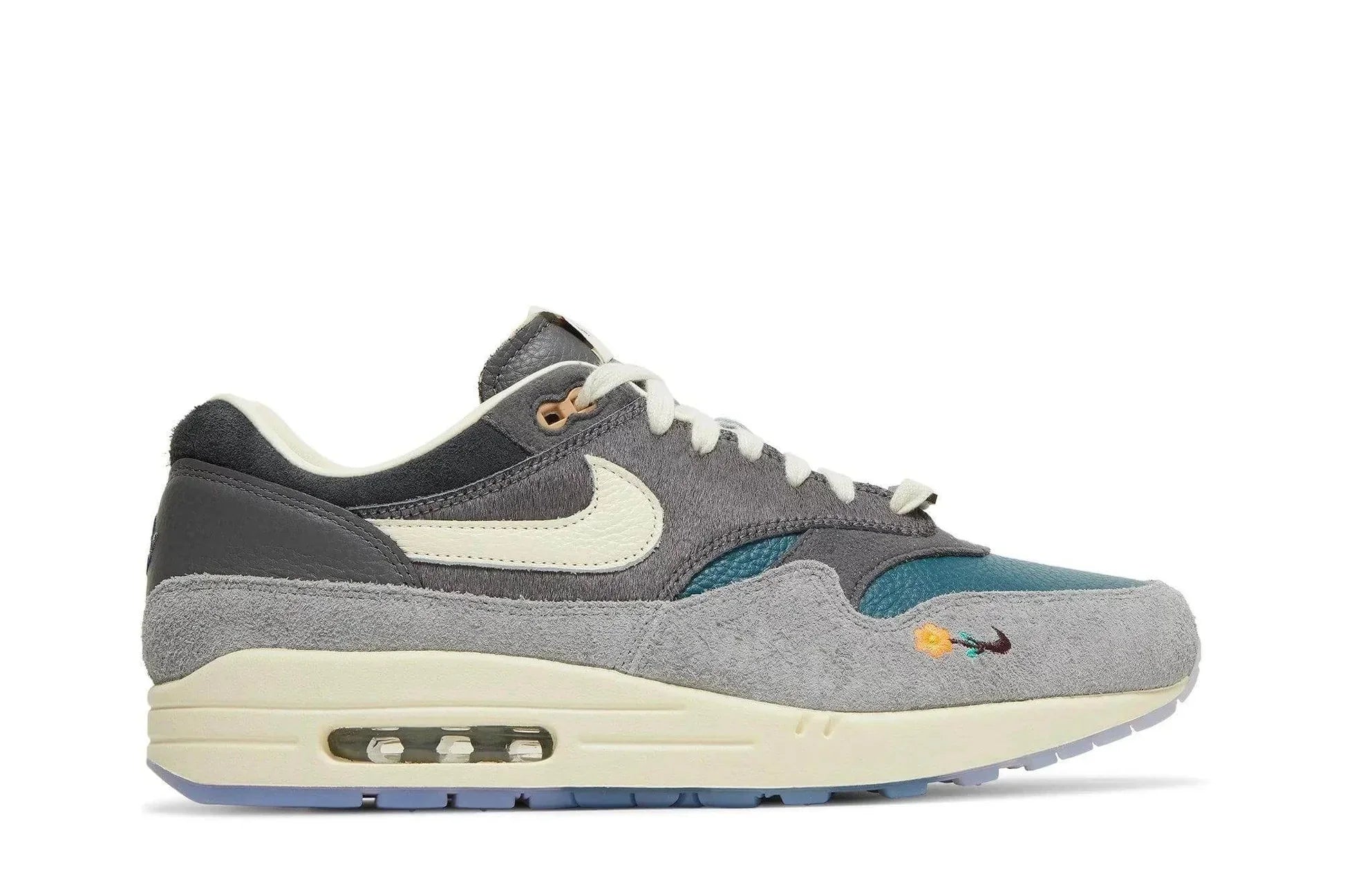 Tênis Kasina x Nike Air Max 1 Won-Ang Grey vista lateral