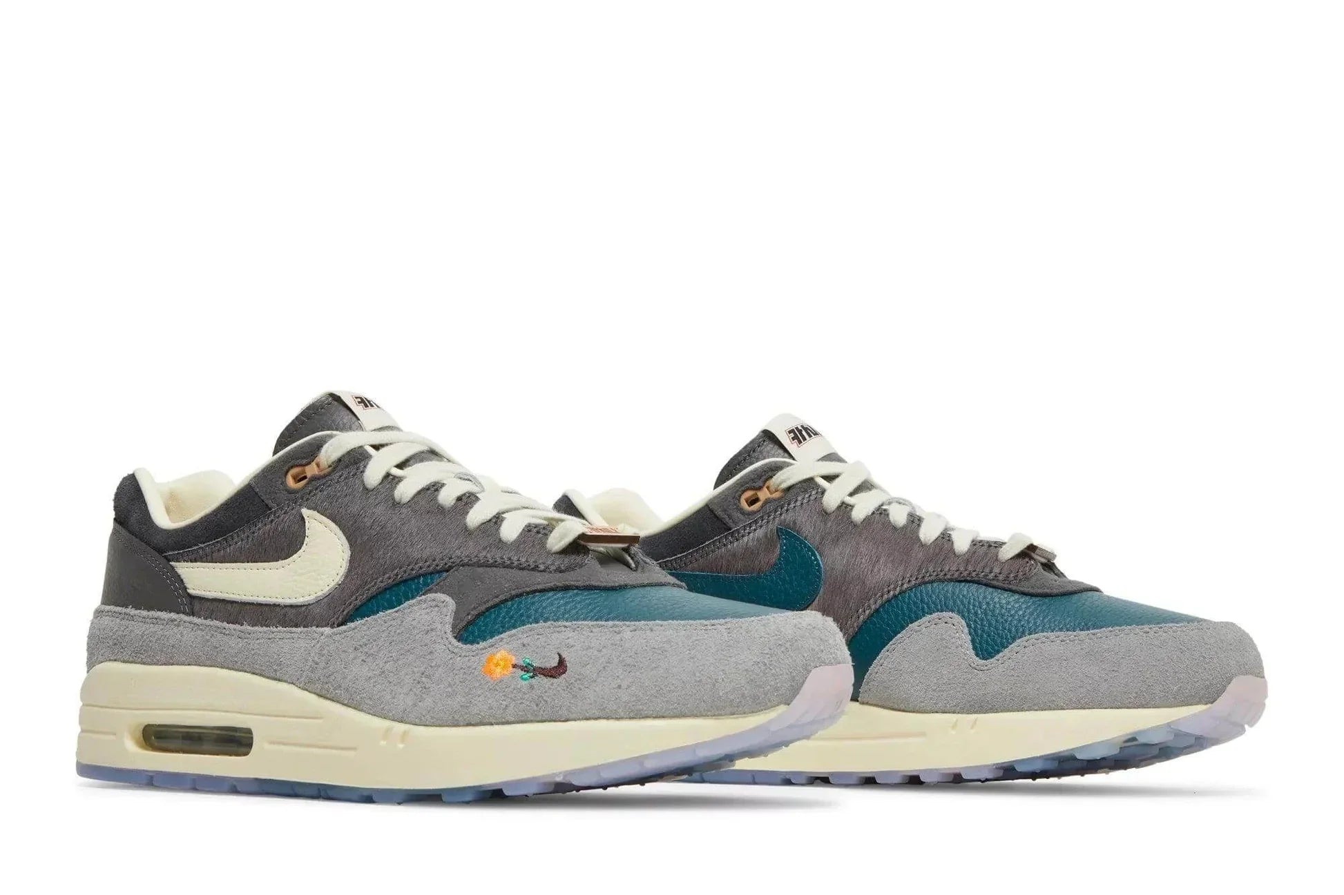 Tênis Kasina x Nike Air Max 1 Won-Ang Grey vista superior