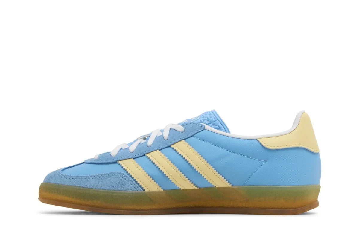Tênis Adidas Gazelle Indoor Semi Blue Burst Almost Yellow Azul detalhe do solado