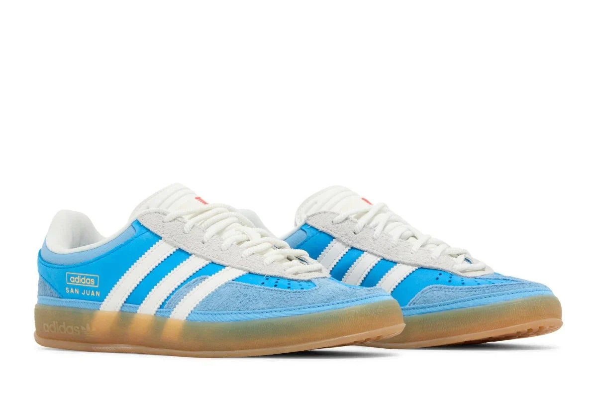 Tênis Adidas Gazelle Indoor x Bad Bunny San Juan Azul detalhe do material