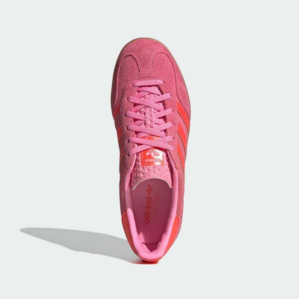 Tênis Adidas Gazelle Indor Beam Pink Solar Red Rosa detalhe do material