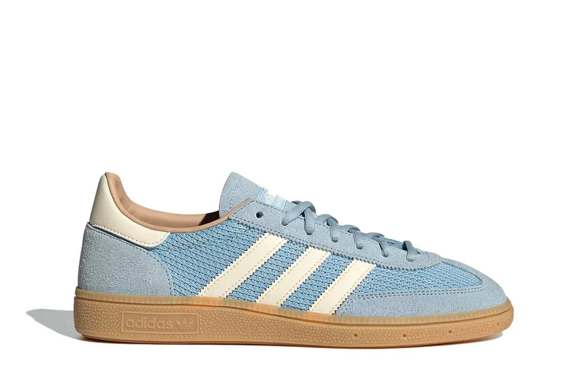 Tênis Adidas Handball Spezial Clear Sky White Warm Sandstone Azul vista lateral