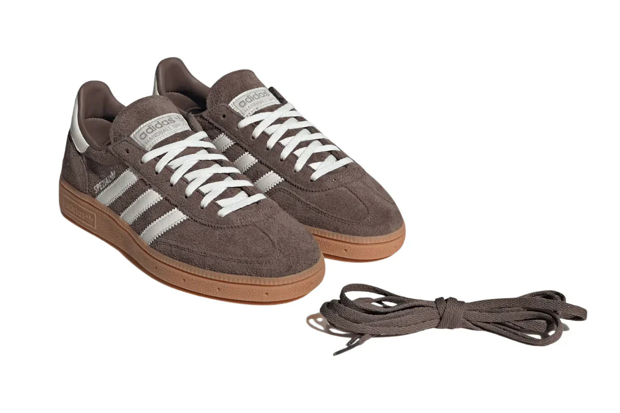 Tênis Adidas Handball Spezial Earth Strata Gum Marrom detalhe do acabamento