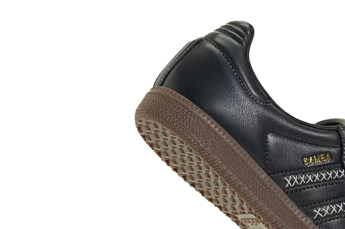 Tênis Adidas Samba LT Core Black / Off White / Gum Preto detalhe frontal