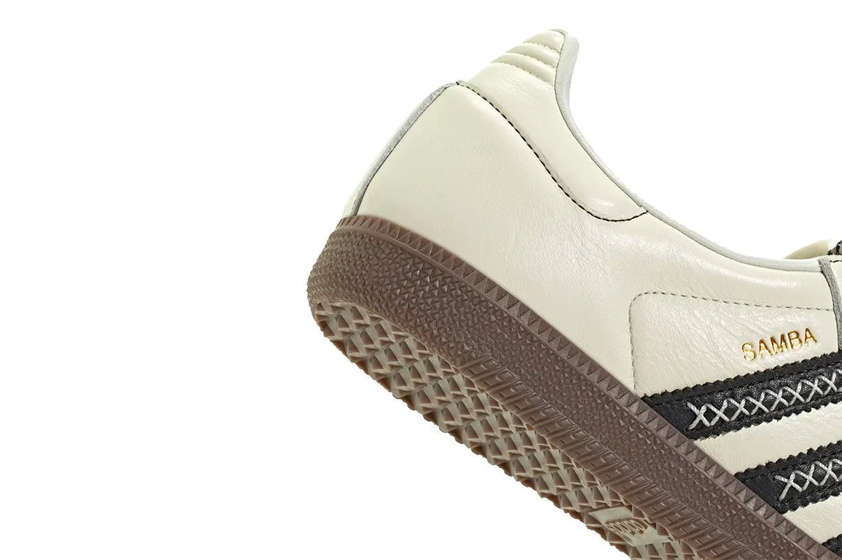 Tênis Adidas Samba LT Off White/Core Black/Gum Bege detalhe frontal