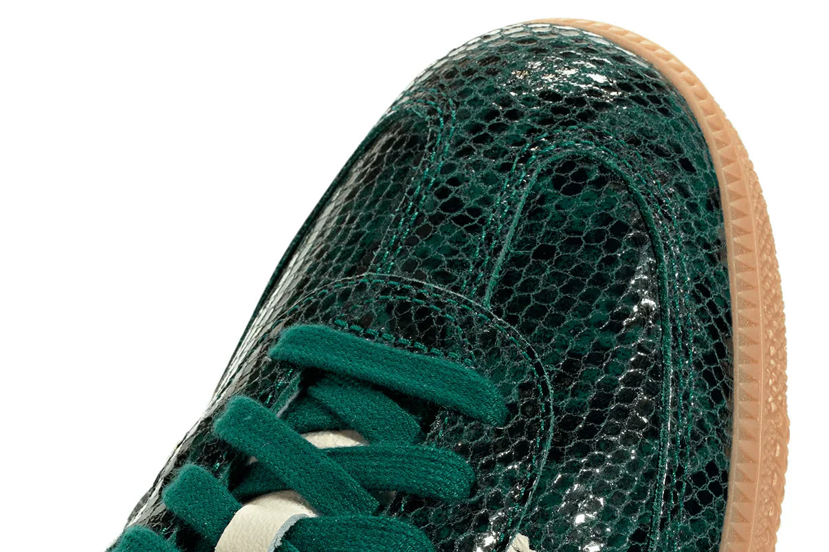Tênis Adidas Samba OG Snakeskin Collegiate Green Verde detalhe frontal