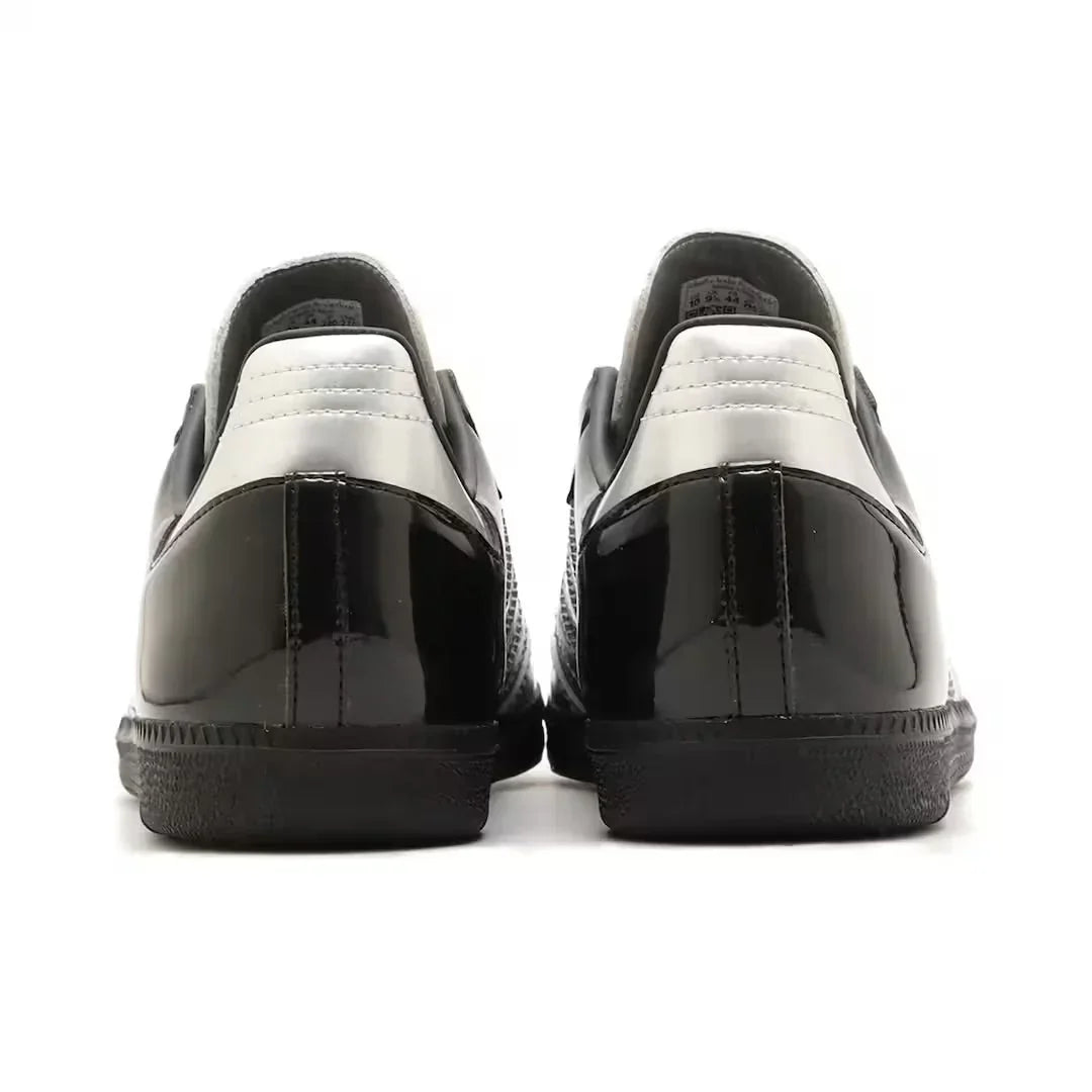 Tênis Adidas Samba x Atmos Tuxedo Preto detalhe do solado