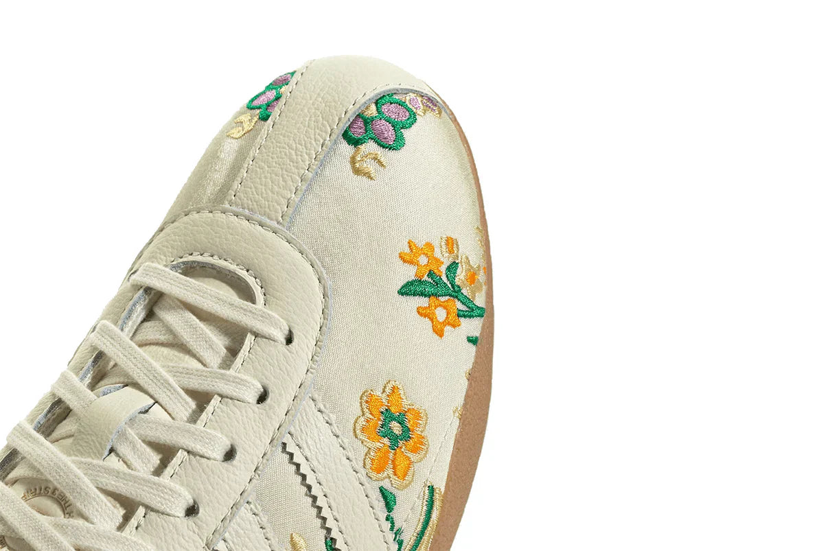 Tênis Adidas Tokyo Crew White Floral Embroidery Branco vista traseira