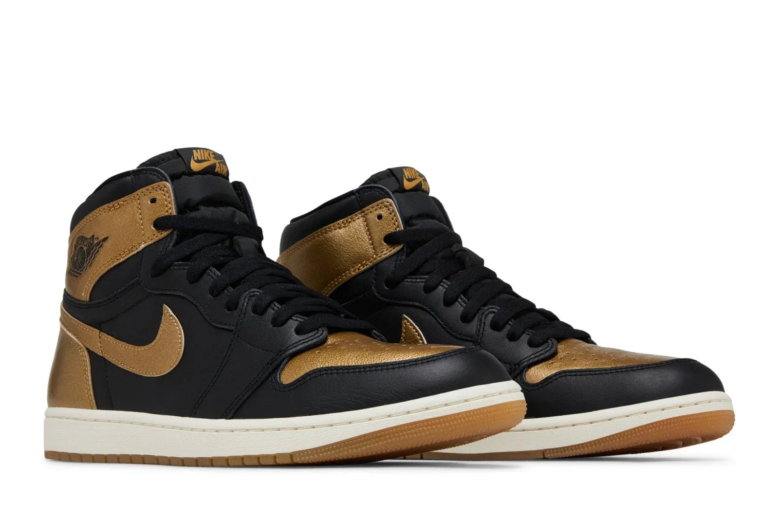 Tênis Air Jordan 1 High Og Black Metallic Gold Preto detalhe lateral