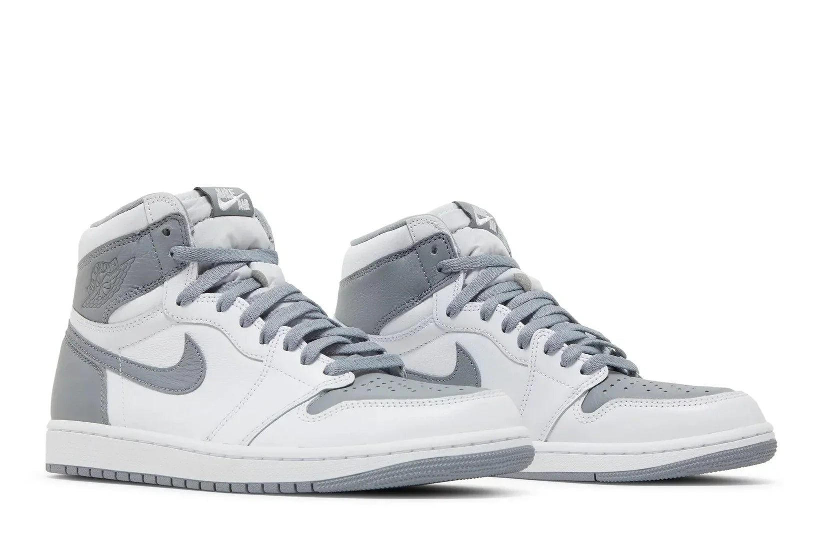 Tênis Air Jordan 1 High OG Stealth Cinza vista traseira
