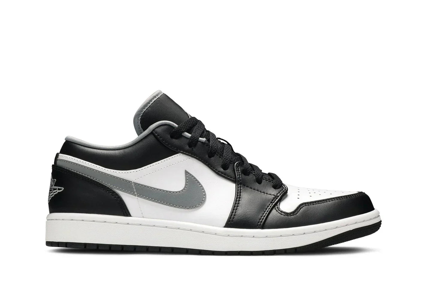Tênis Air Jordan 1 Low Black Medium Grey Cinza vista lateral