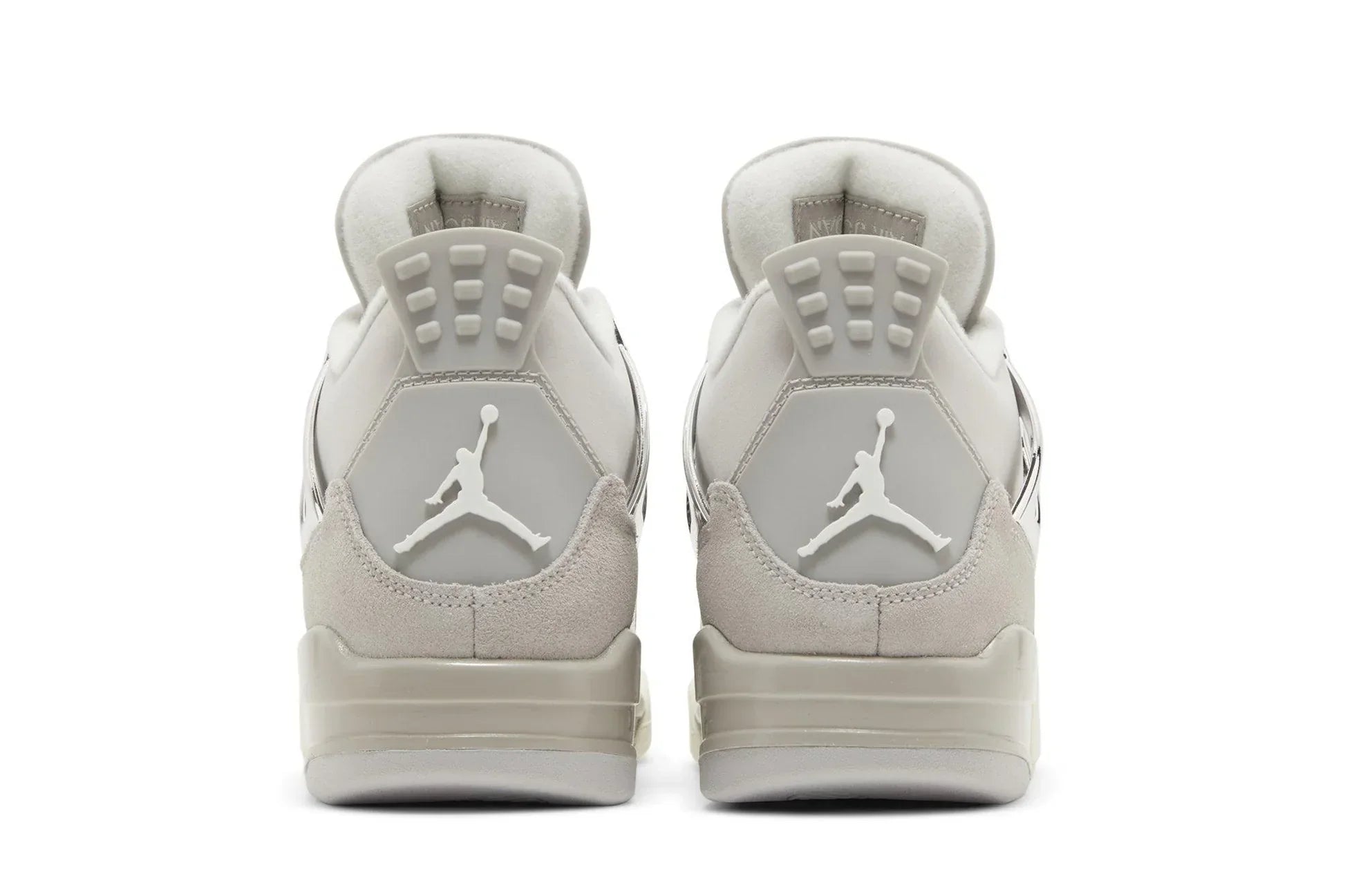 Tênis Air Jordan 4 Frozen Moments Cinza detalhe do solado