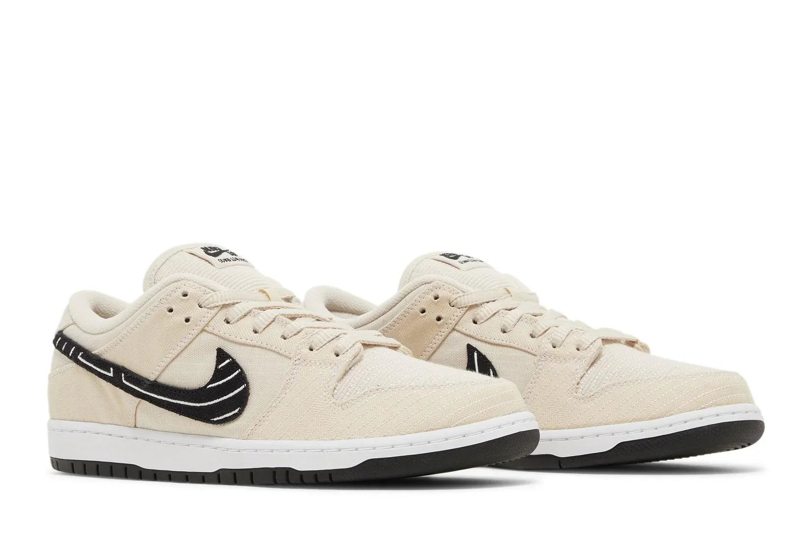 Tênis Nike SB Dunk Low Albino & Preto Jiu-Jitsu detalhe lateral