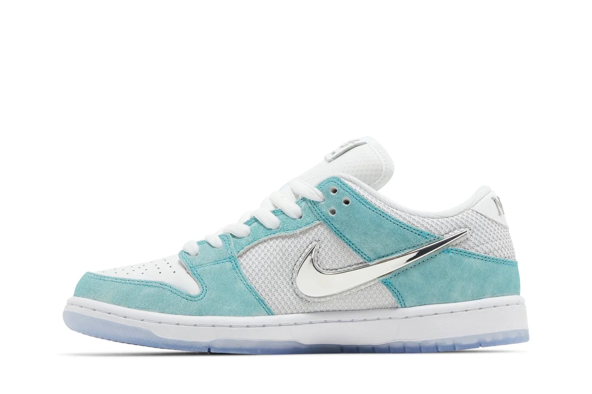 Tênis April Skateboards x Nike SB Dunk Low Turbo Green Azul vista traseira