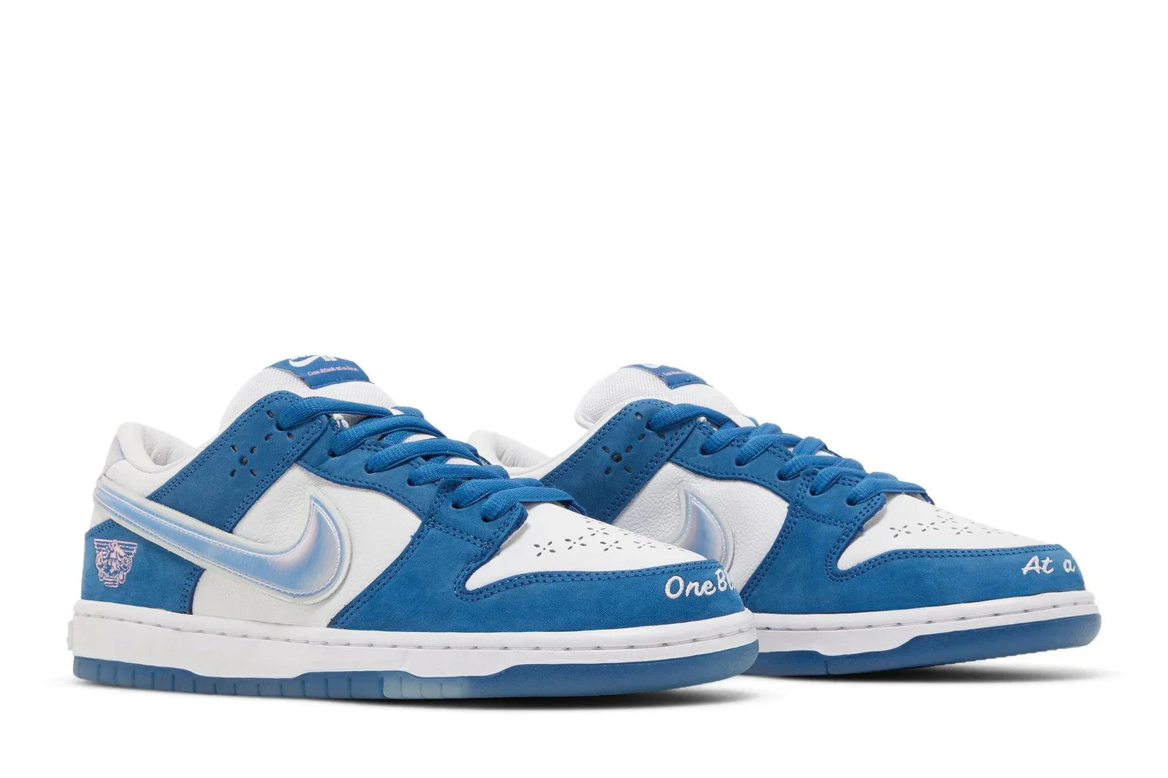 Tênis Born Raised x Nike SB Dunk Low One Block At A Time Azul detalhe lateral