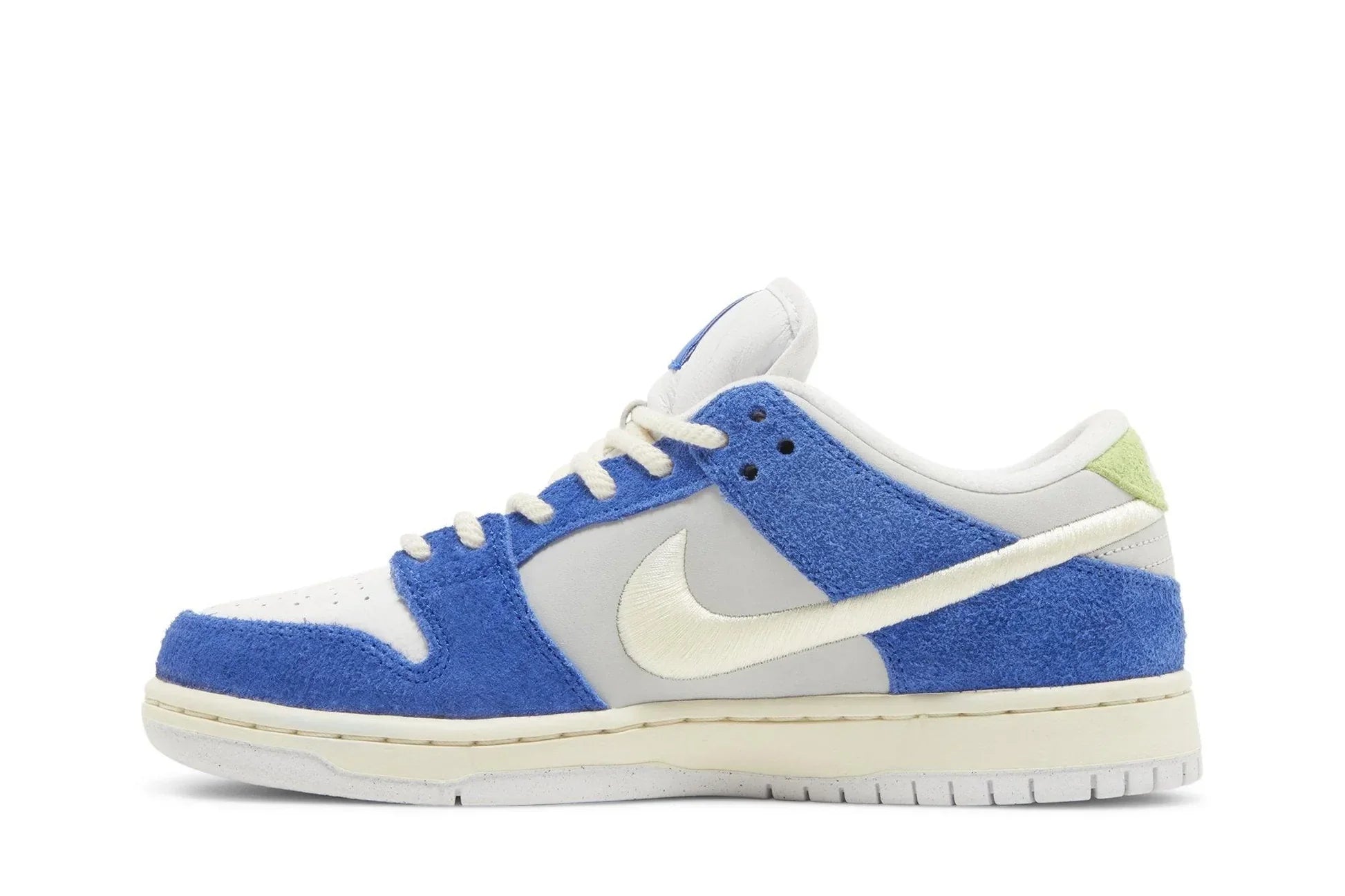 Tênis Fly Streetwear x Dunk Low Pro SB Gardenia Azul vista traseira