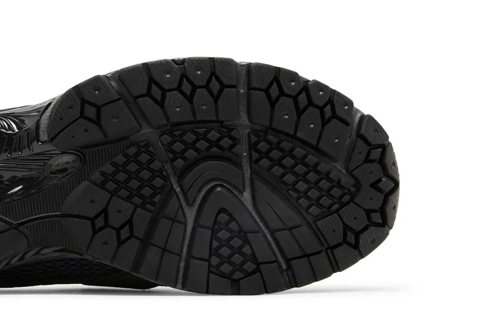 Tênis New Balance 1906L Magnet Cinza detalhe frontal