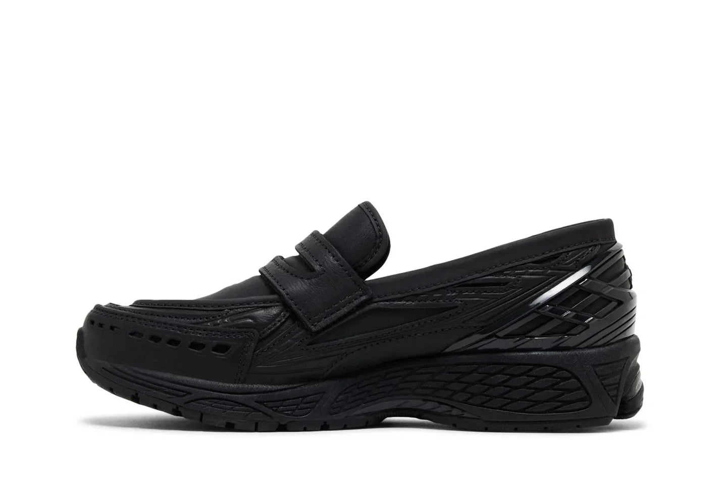 Tênis New Balance 1906L Preto Couro Mesh Preto detalhe do solado