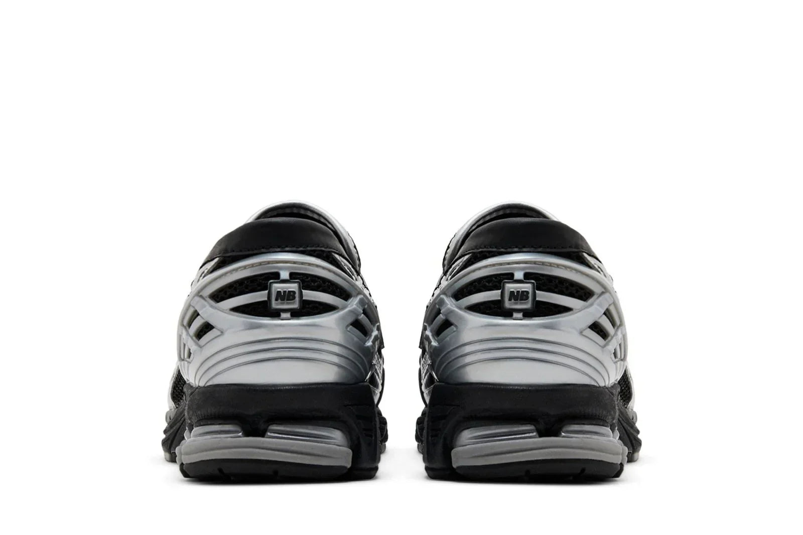 Tênis New Balance 1906L Silver Metallic Black Prateado detalhe do solado