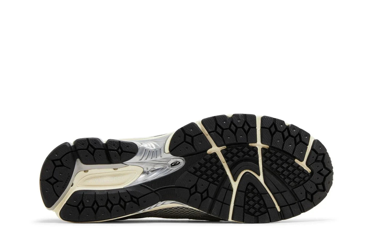 Tênis New Balance 1906L Silver Shadow Grey Mesh Sintético Slip-on Prata detalhe do material