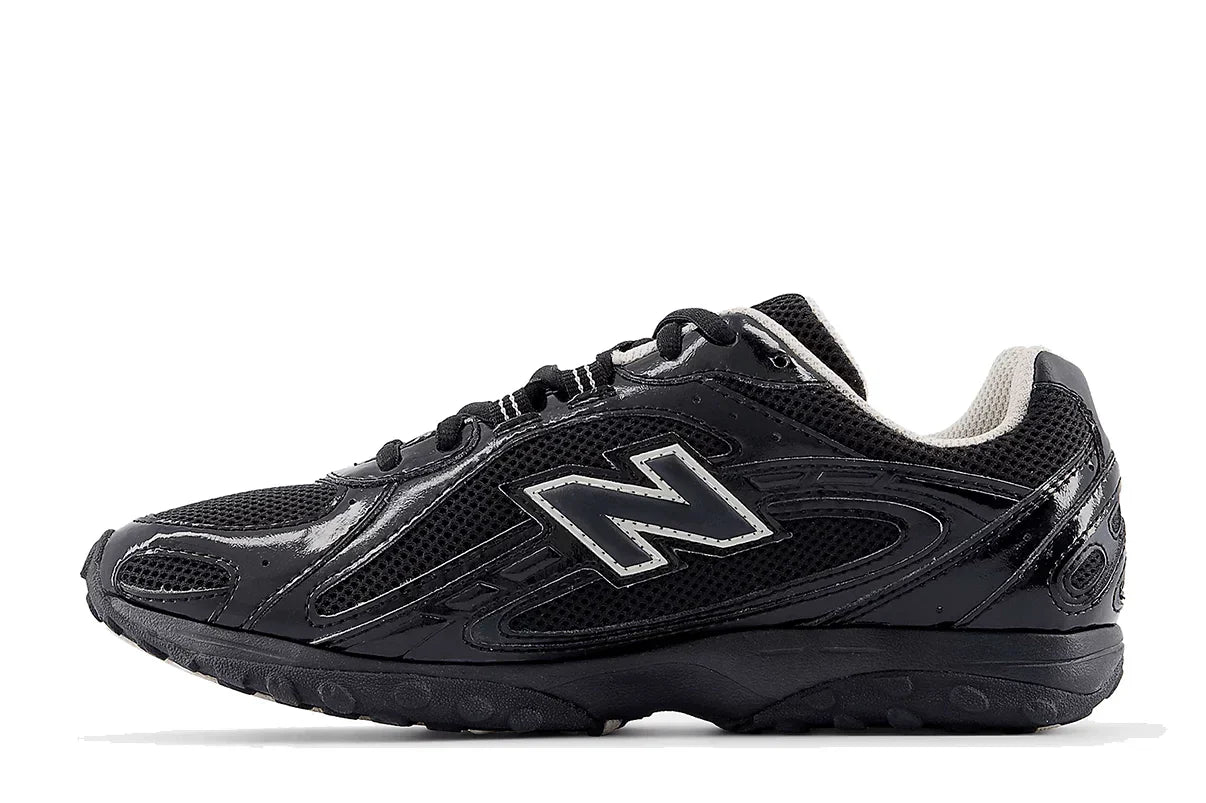 Tênis New Balance 204L Black Timberwolf Preto vista superior