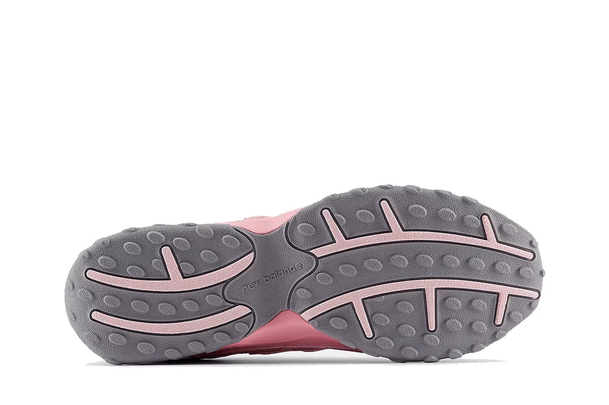 Tênis New Balance 204L Pastel Pink Rosa detalhe do solado
