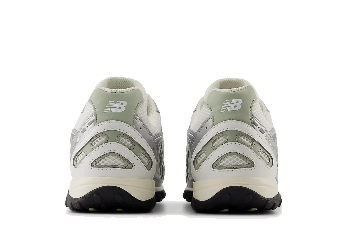 Tênis New Balance 204L Silver Metallic Sage Green Prateado vista superior