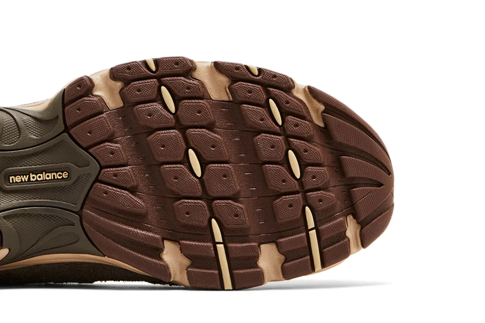 Tênis New Balance 530 Brown Tan Marrom vista traseira
