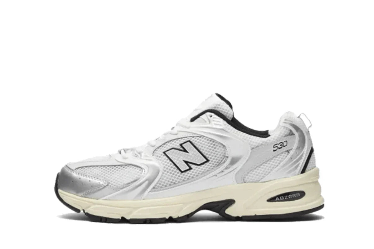 Tênis New Balance 530 Silver Cream Prateado detalhe do solado