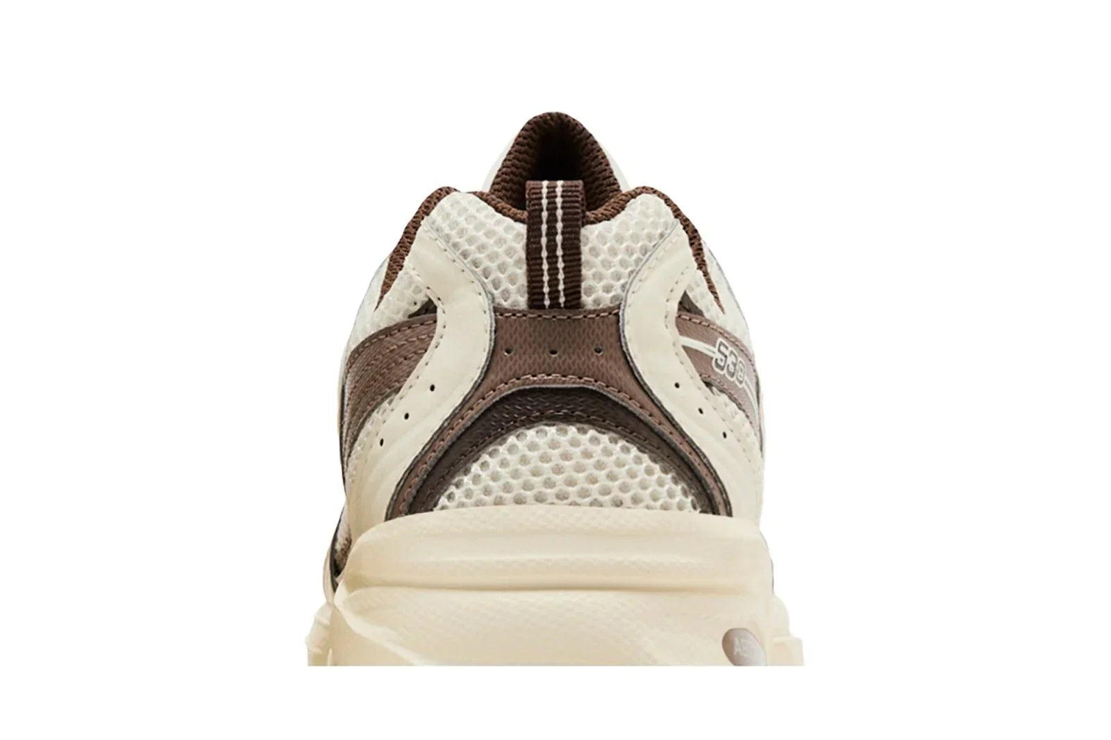 Tênis New Balance 530 Turtledove Mushroom Mesh Bege detalhe do solado