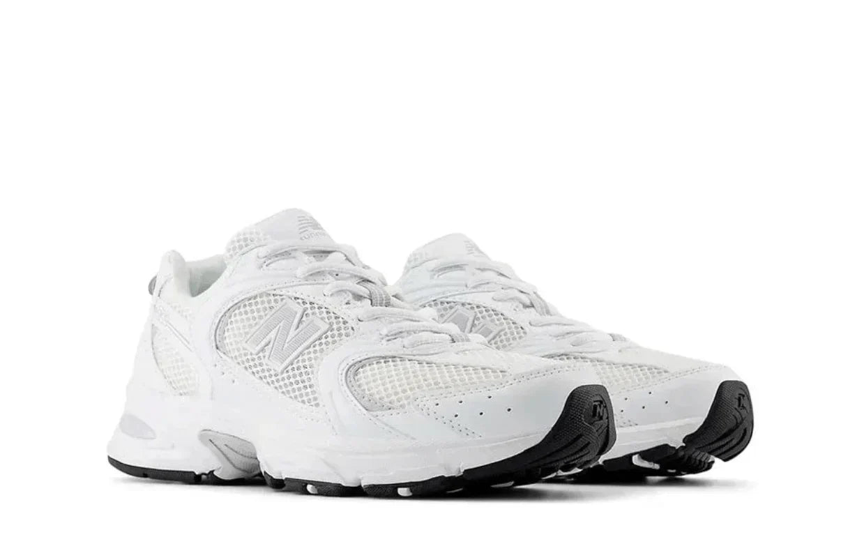 Tênis New Balance 530 White Pearl Grey Branco detalhe do material