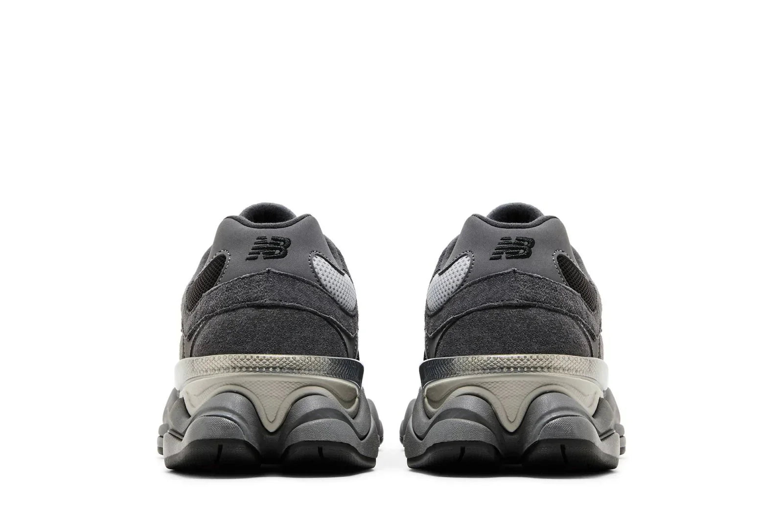 Tênis New Balance 9060 Black Castlerock Grey detalhe do solado