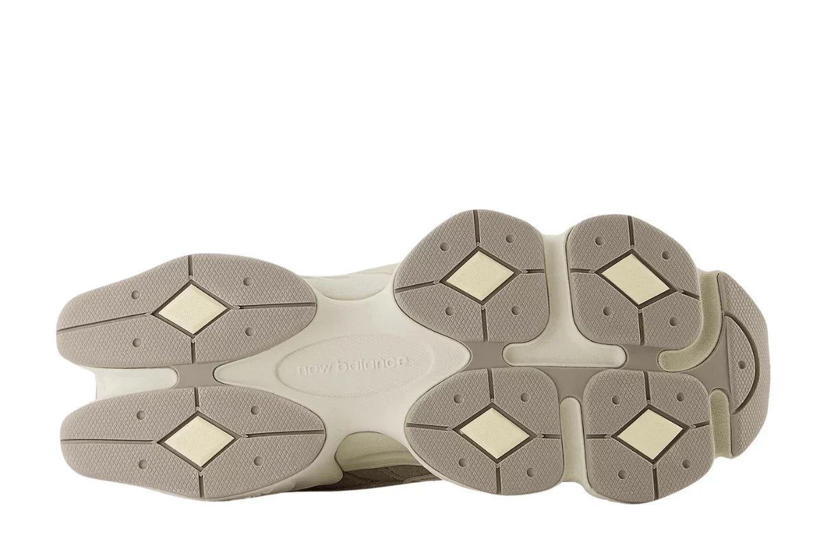 Tênis New Balance 9060 Mushroom Arid Stone Bege vista traseira
