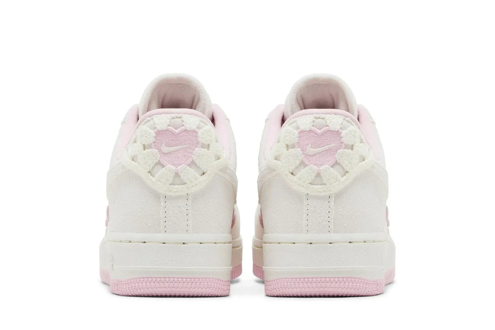 Tênis Nike Air Force 1 Low Valentines Day (2025) Branco detalhe do solado