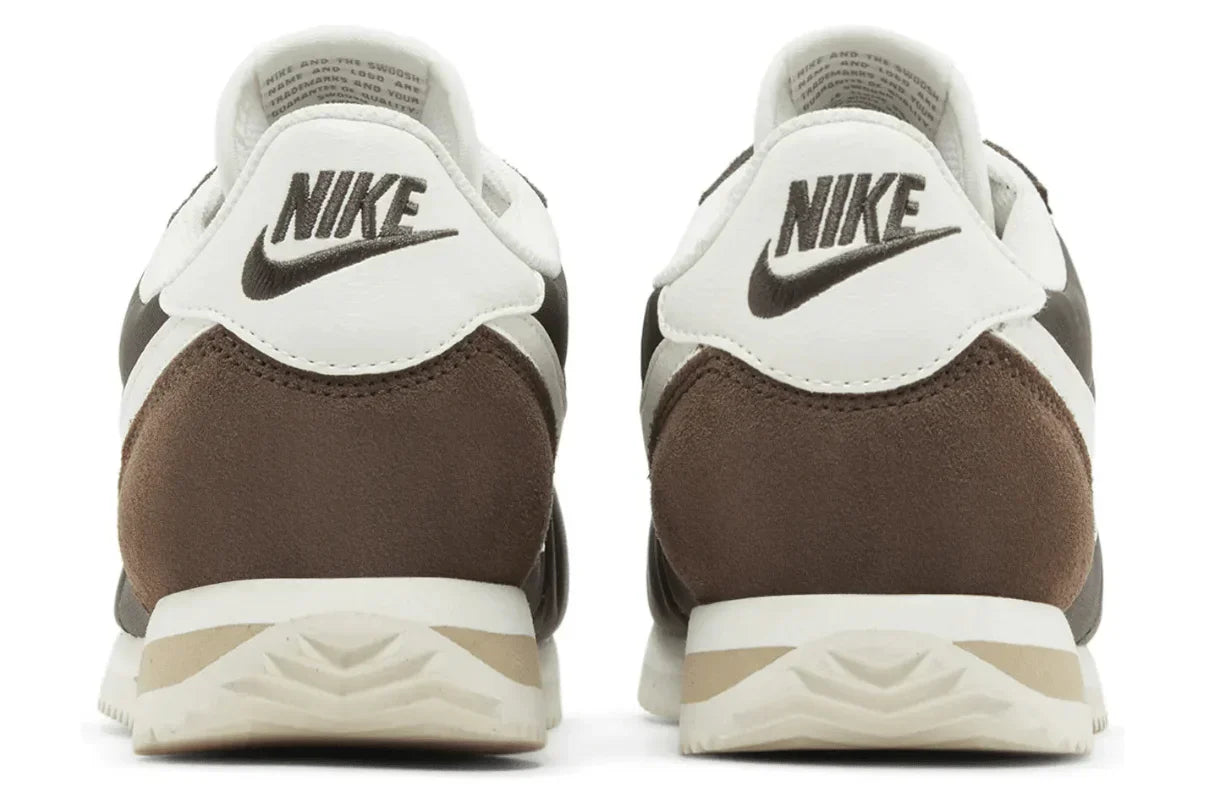 Tênis Nike Cortez Baroque Brown Marrom detalhe do solado