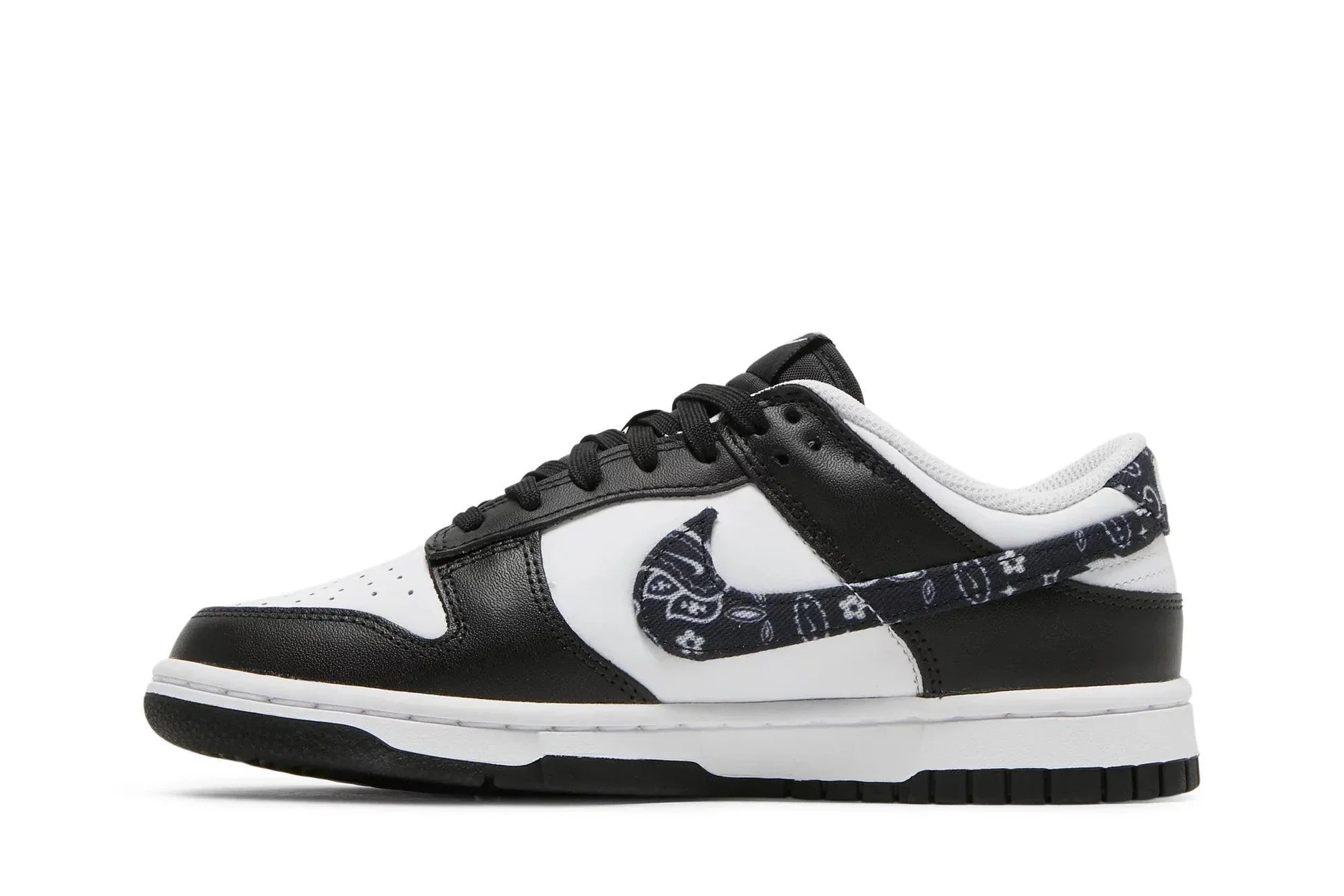 Tênis Nike Dunk Low Black Paisley Preto vista traseira