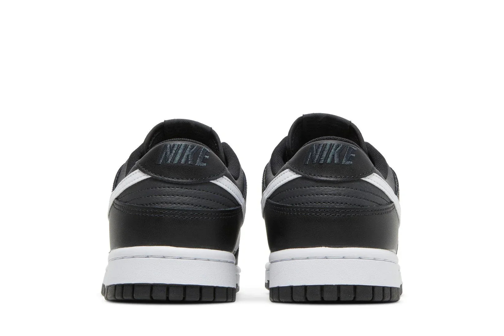 Tênis Nike Dunk Low Black Panda 2.0 Preto vista traseira