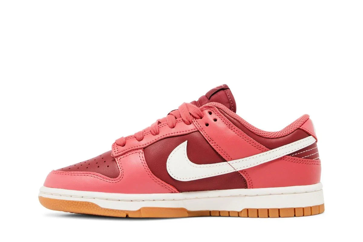 Tênis Nike Dunk Low Desert Berry Rosa detalhe do solado