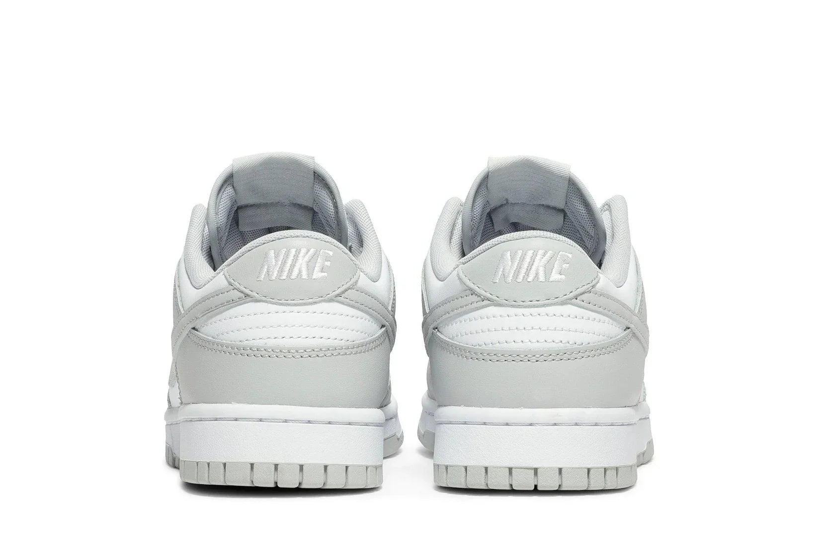 Tênis Nike Dunk Low Grey Fog Cinza vista traseira