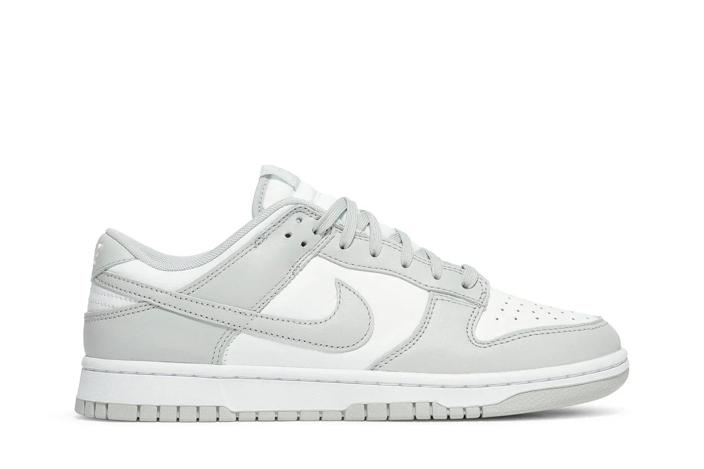 Tênis Nike Dunk Low Grey Fog Cinza vista lateral